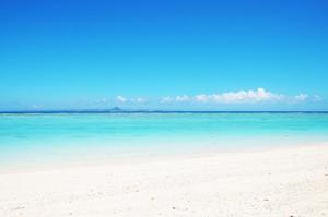 沖縄の海が青い色をしているのはなぜ？の画像